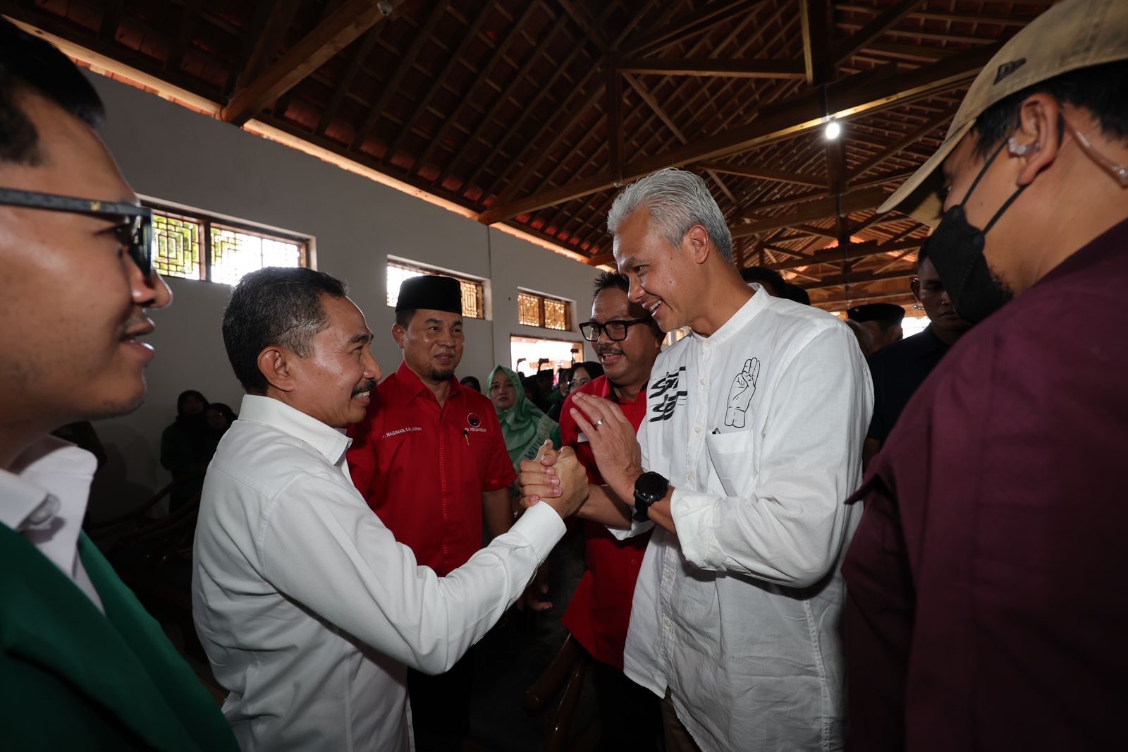 Capres nomor urut 3 Ganjar Pranowo saat kunjungan di daerah. Foto: Tim Media Ganjar-Mahfud