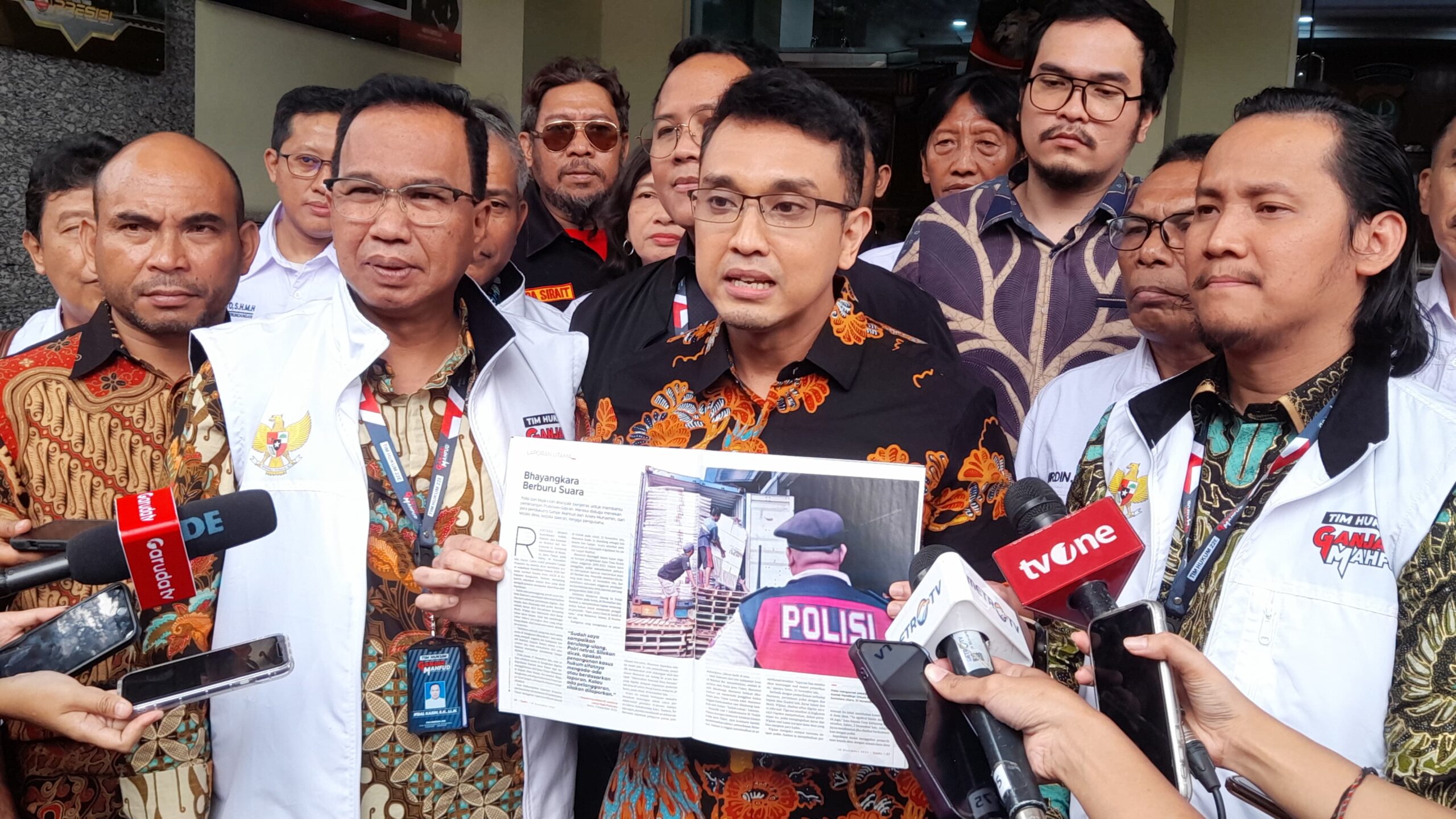 Aiman Witjaksono saat menjalani pemeriksaan di Polda Metro Jaya soal kasus dugaan hoax soal pernyataannya yang menyebut oknum aparat kepolisian tak netral di Pemilu 2024 pada Jumat (26/1/2024). Foto: Ist