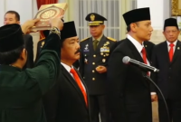 Presiden Joko Widodo (Jokowi) resmi melantik Hadi Tjahjanto menjadi Menko Polhukam dan  Agus Harimurti Yudhoyono (AHY) menjadi Menteri ATR BPN