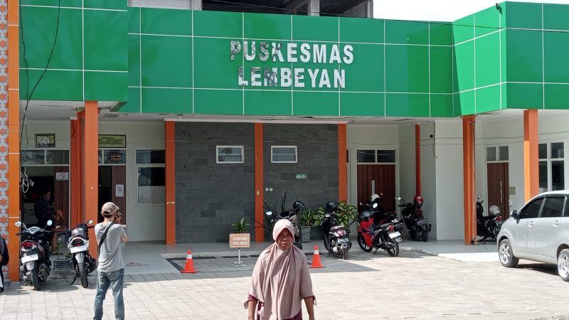 Puskesmas Lembeyan, lokasi perawatan sejumlah warga Desa Dukuh yang keracunan usai menyantap hidangan hajatan. Foto: Neumedia.id/Fatihah