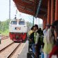 Suasana di Stasiun Madiun saat musim arus mudik dan balik Lebaran. Foto: ist