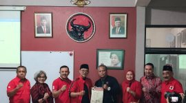 Inda Raya dan Aldi Dwi Prastianto menerima rekomendasi dari PDIP di Kantor DPD PDIP Jawa Timur, Rabu (28/8/2024) malam.