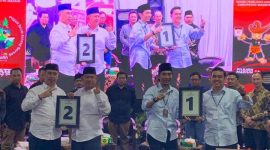 Pengundian nomor urut pasangan calon (Paslon) Pilkada 2024 Kabupaten Madiun di kantor KPU Kabupaten Madiun pada Senin malam (23/9/2024).