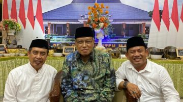 Prof. Dr. K.H. Said Aqiel Siradj, M.A, hadiri peringatan Hari Santri yang digelar oleh Paslon Bupati Madiun dan Wakil Bupati Madiun nomor urut 2, Hari Wuryanto-Purnomo Hadi (Harmonis), Rabu (16/10/2024) malam.